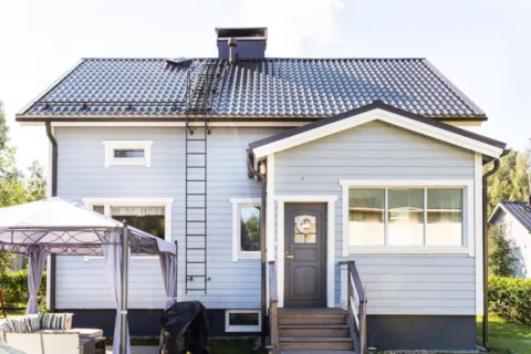 Sinisen talon maalaus