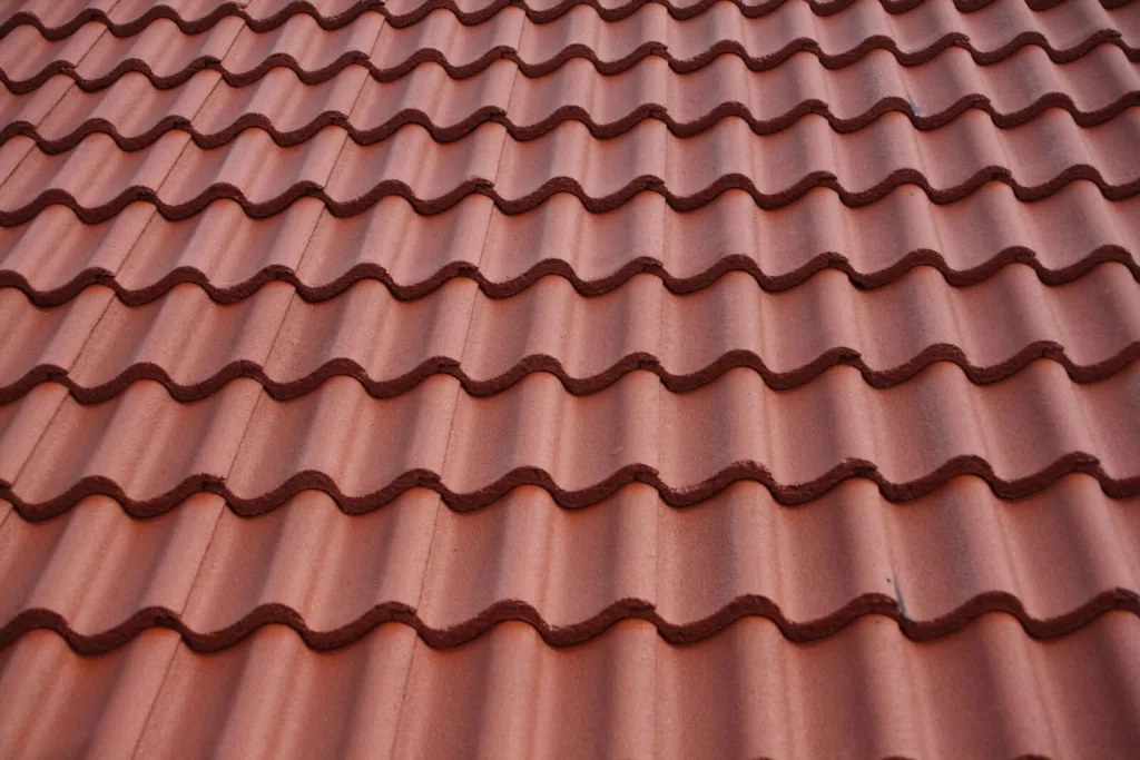 Tiilikaton pesu ja pinnoitus