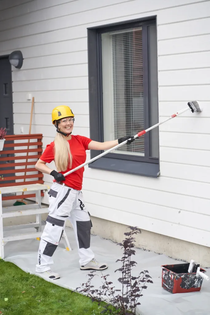 Taloyhtiön maalaus. Sorcolor